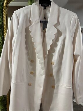 Express Cream Scallop-Trim Double-Breasted Blazer